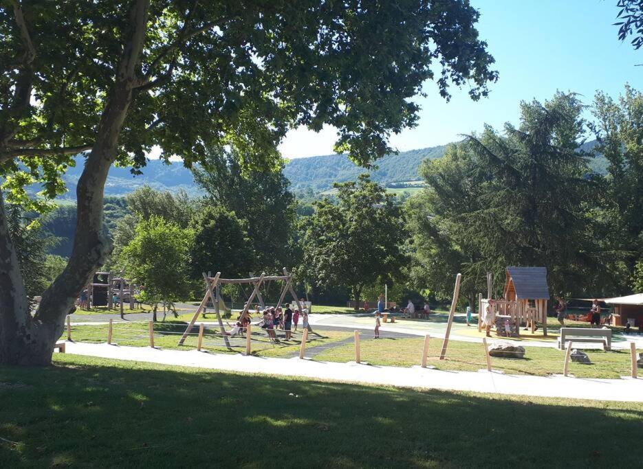 Les Bambous - Rez De Jardin Millau Centre - Parking Privatif, Wifi Apartment ภายนอก รูปภาพ
